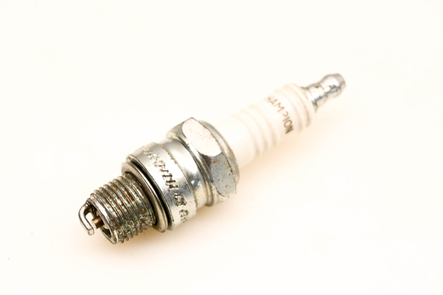 Champion QL86C Spark Plug NOS