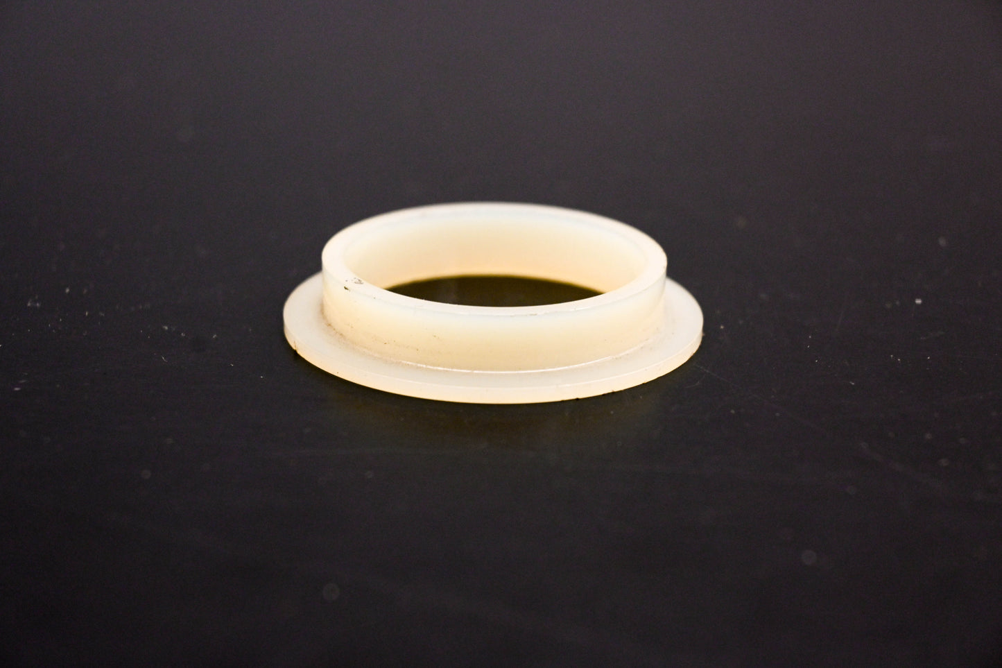 OMC 309976 Lower Pilot Shaft Washer NOS