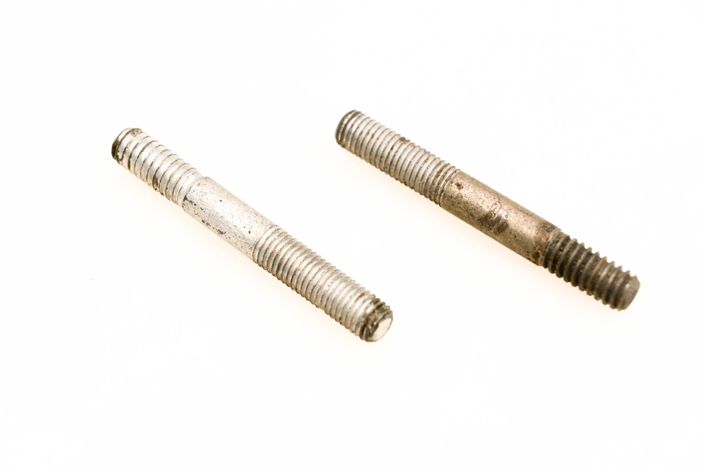 OMC 308354 Studs Qty 2