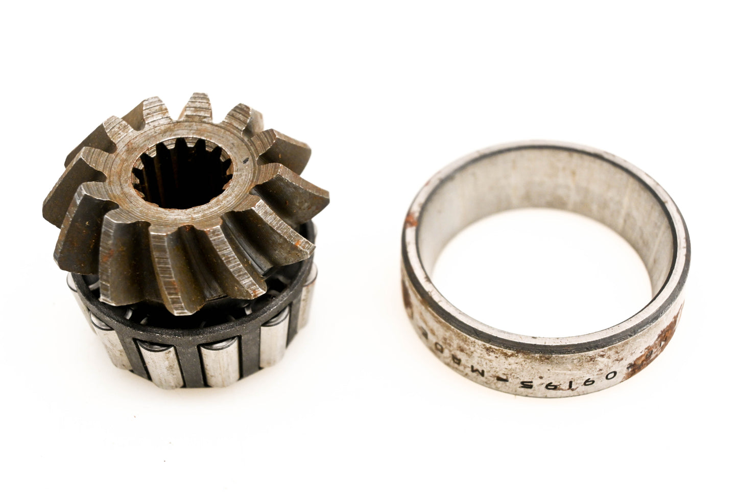 OMC 375835 Pinion Gear & Bearing NOS