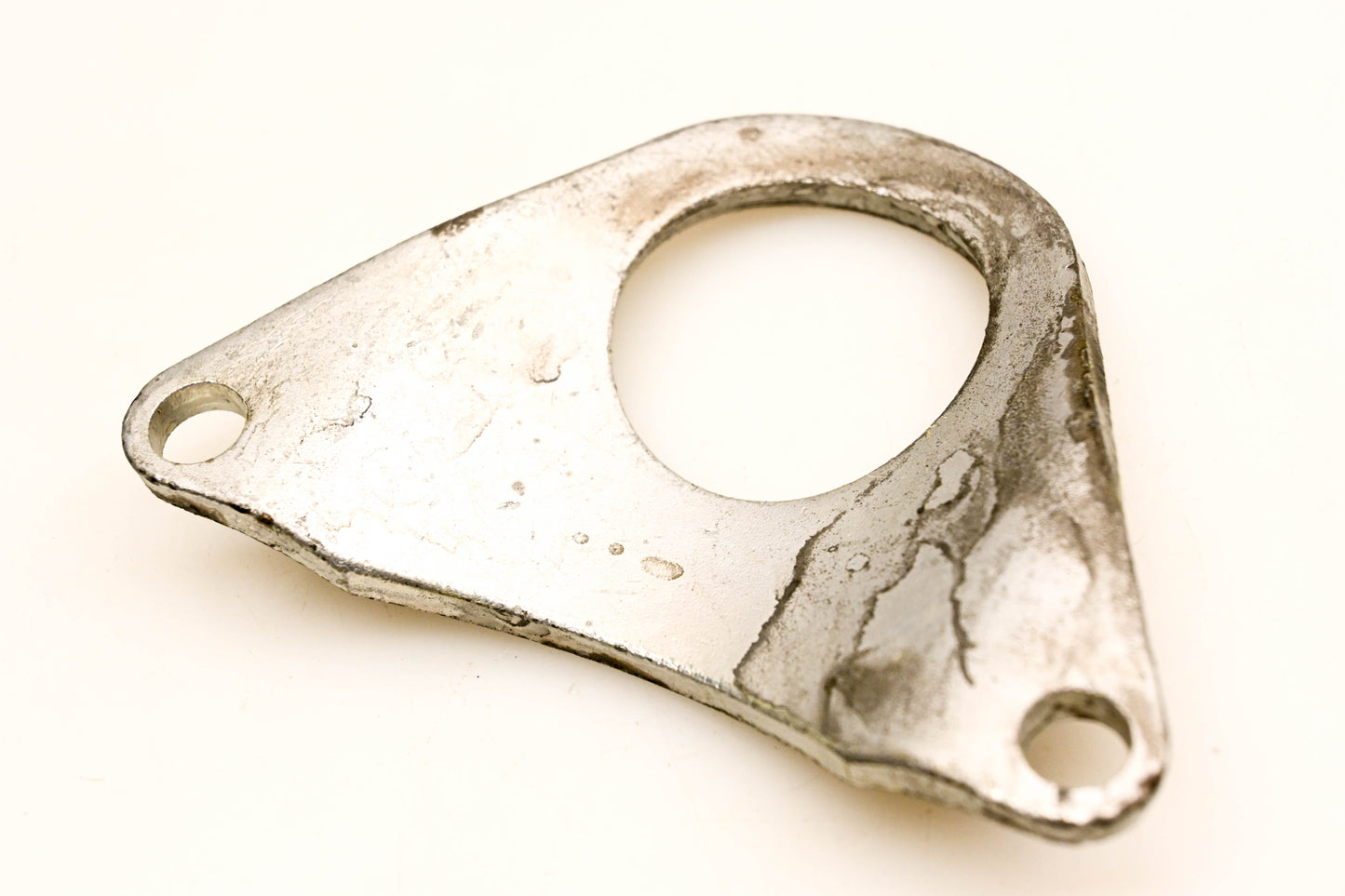OMC 318485 Cylinder Lift Bracket NOS
