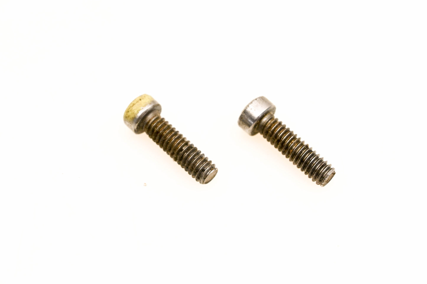OMC 304070 Screws Qty 2