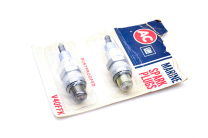 AC V40FFK Marine Spark Plugs Qty 2 NOS