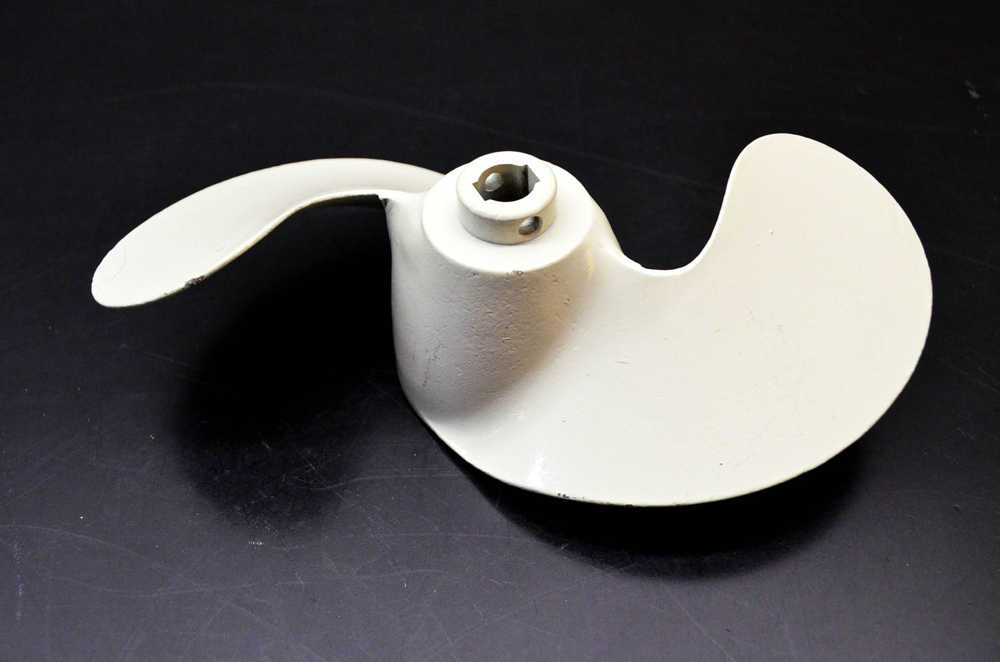 OMC 375689 Propeller NOS