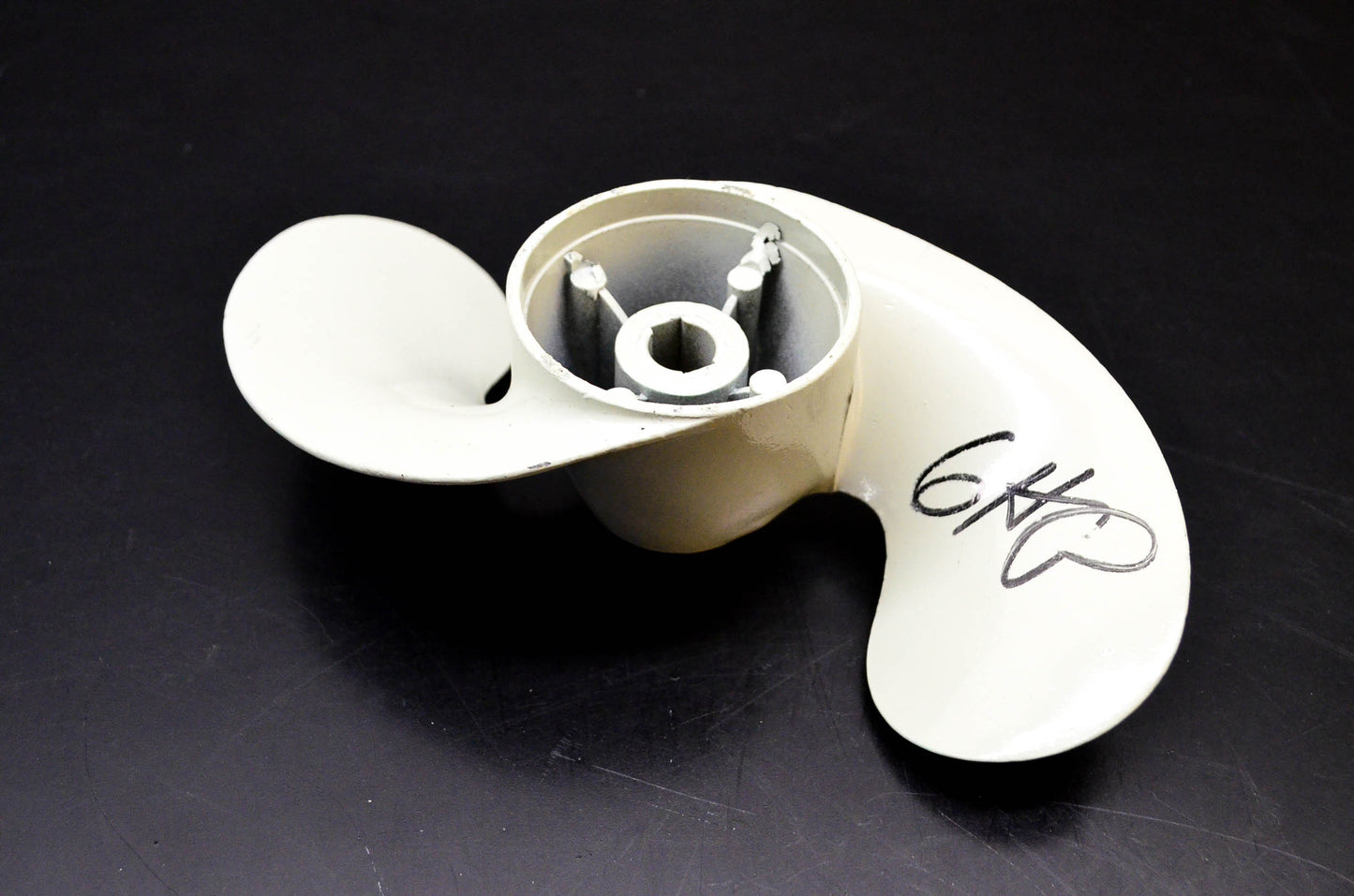 OMC 375689 Propeller NOS