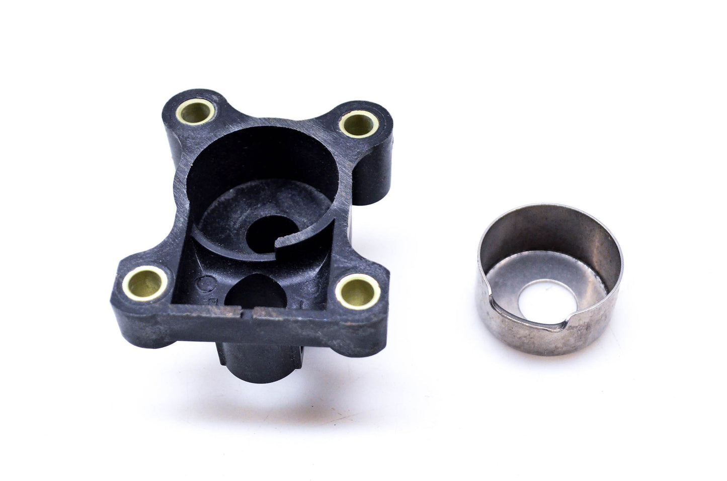 OMC 388139 Water Pump Impeller Housing w/Insert NOS