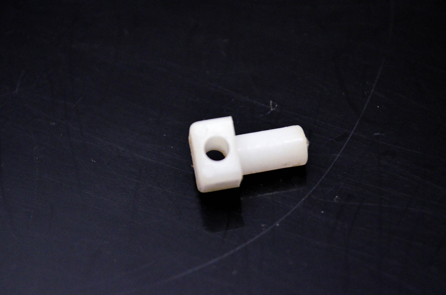 OMC 320786 Pivot Pin NOS