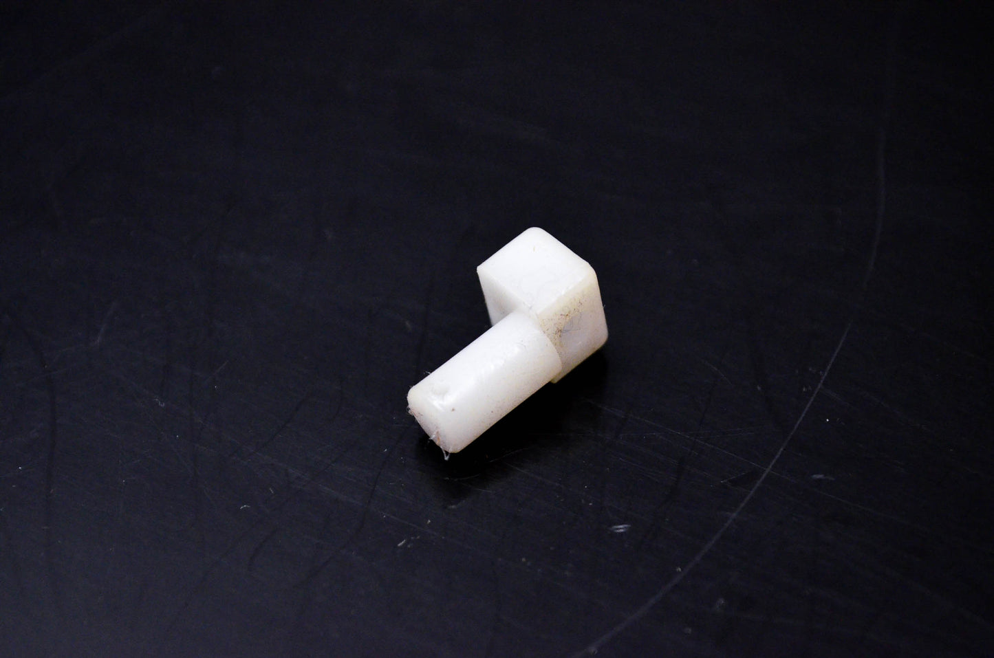 OMC 320786 Pivot Pin NOS