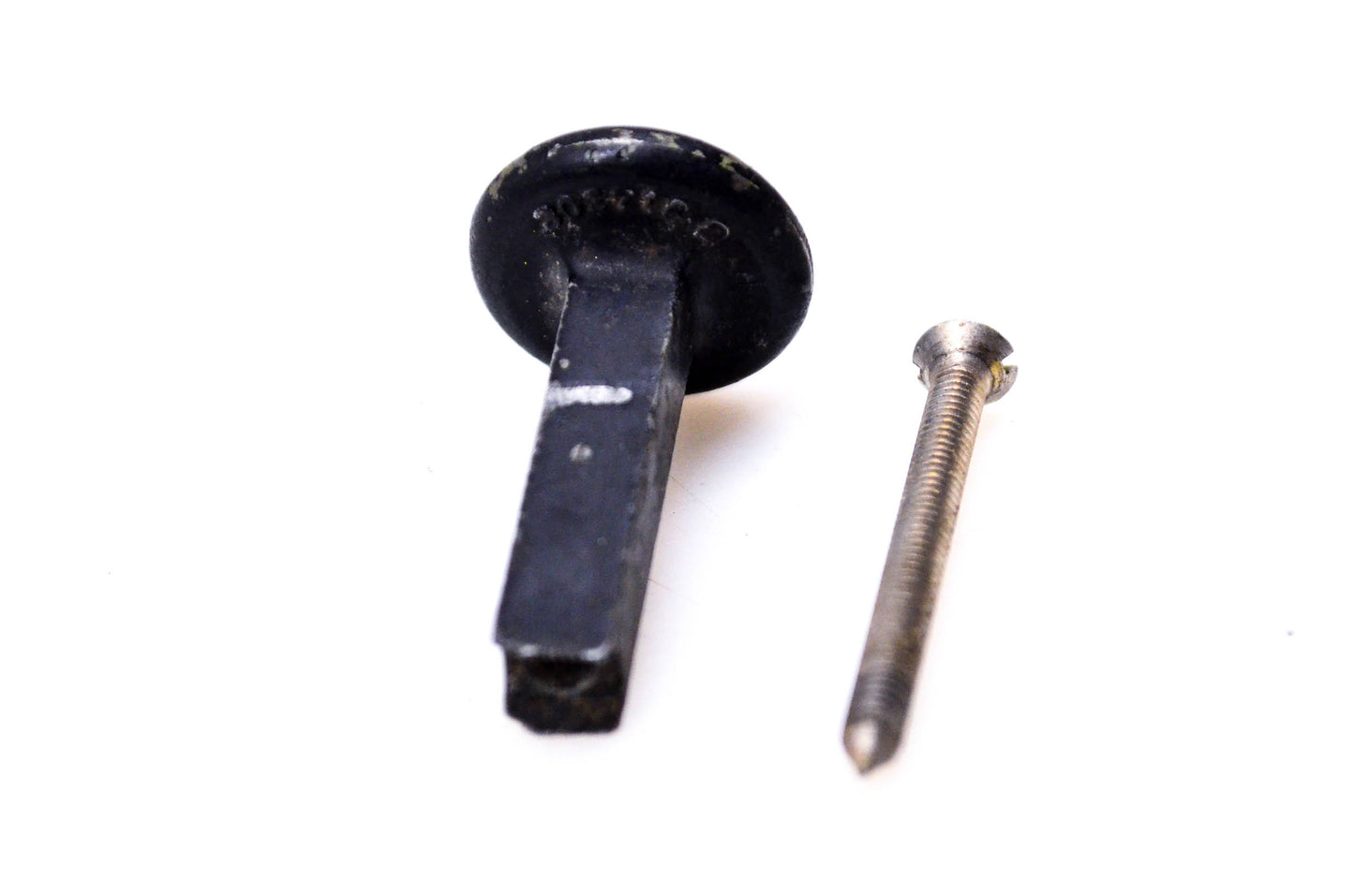OMC 303718-2 Carburetor Choke Knob & Screw