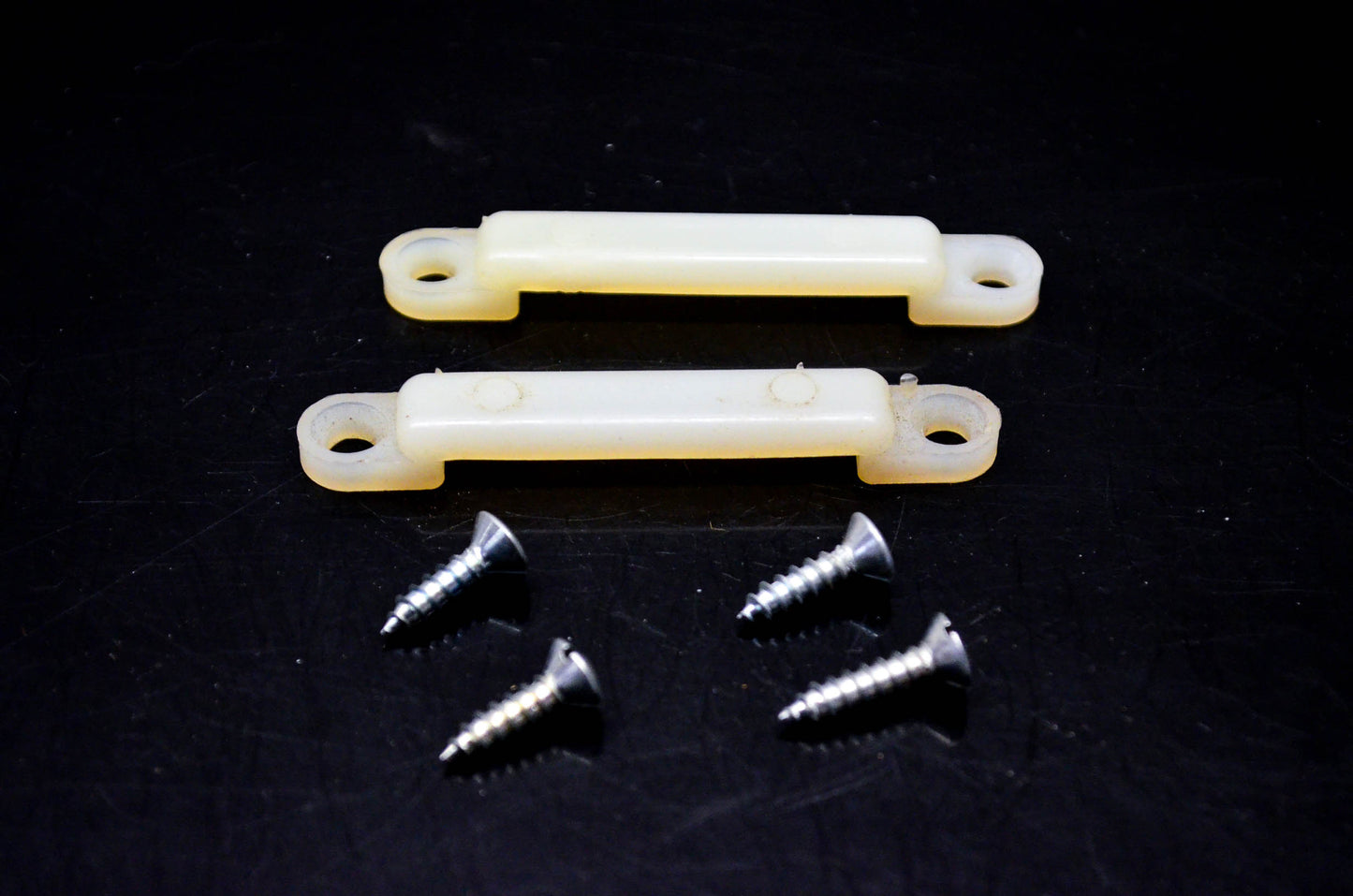 Seadog SDG4150921, 7D0032 Battery Box Strap Bracket w/ Screw Qty 2 NOS
