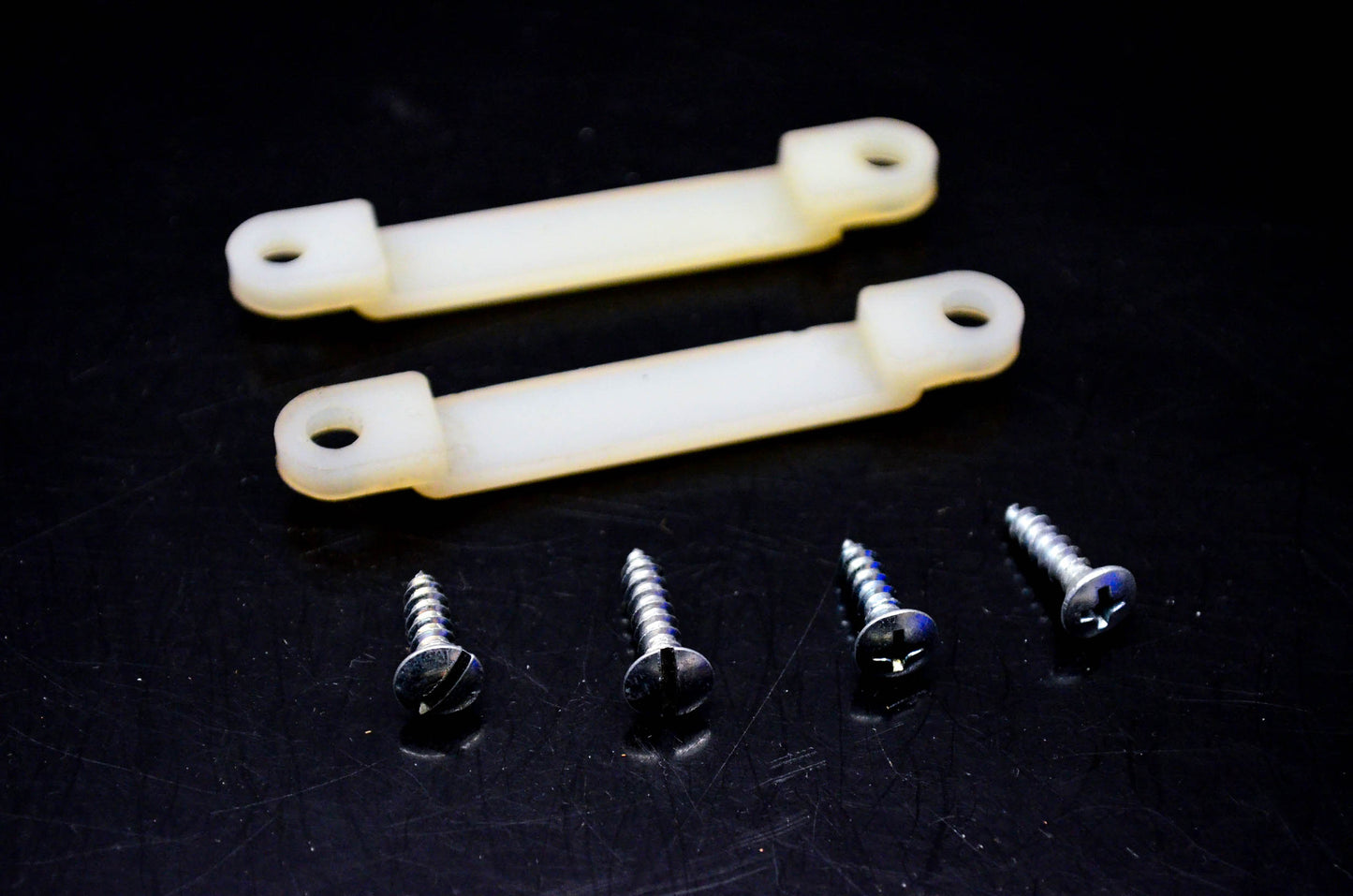 Seadog SDG4150921, 7D0032 Battery Box Strap Bracket w/ Screw Qty 2 NOS