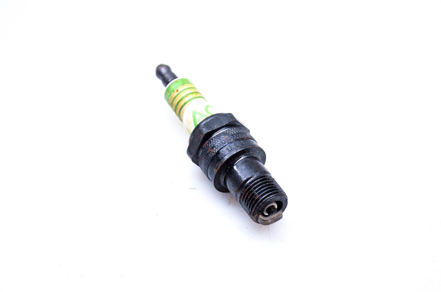 AC CR44N Spark Plug NOS