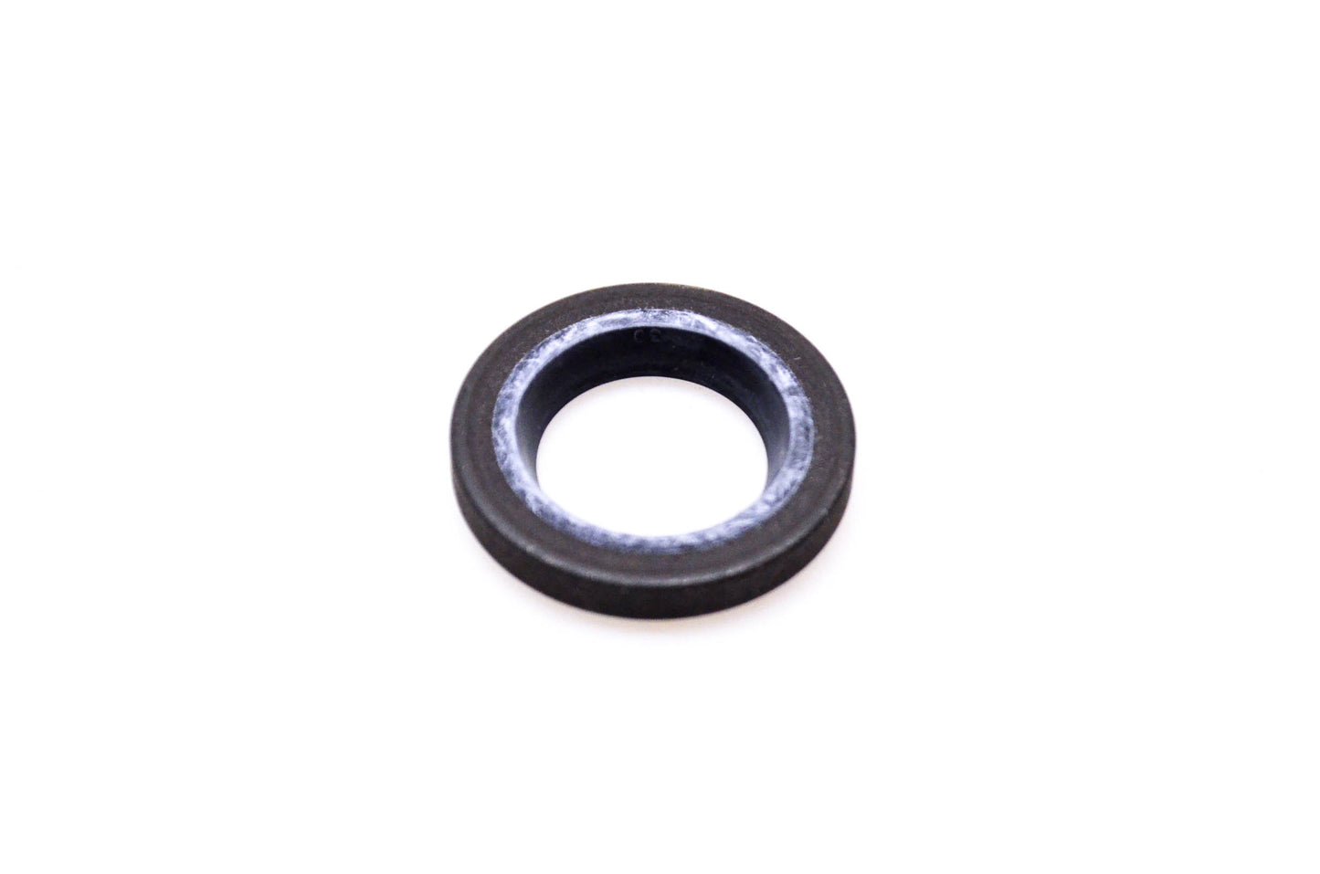 OMC 329922, 329922-1-359 Oil Retainer NOS