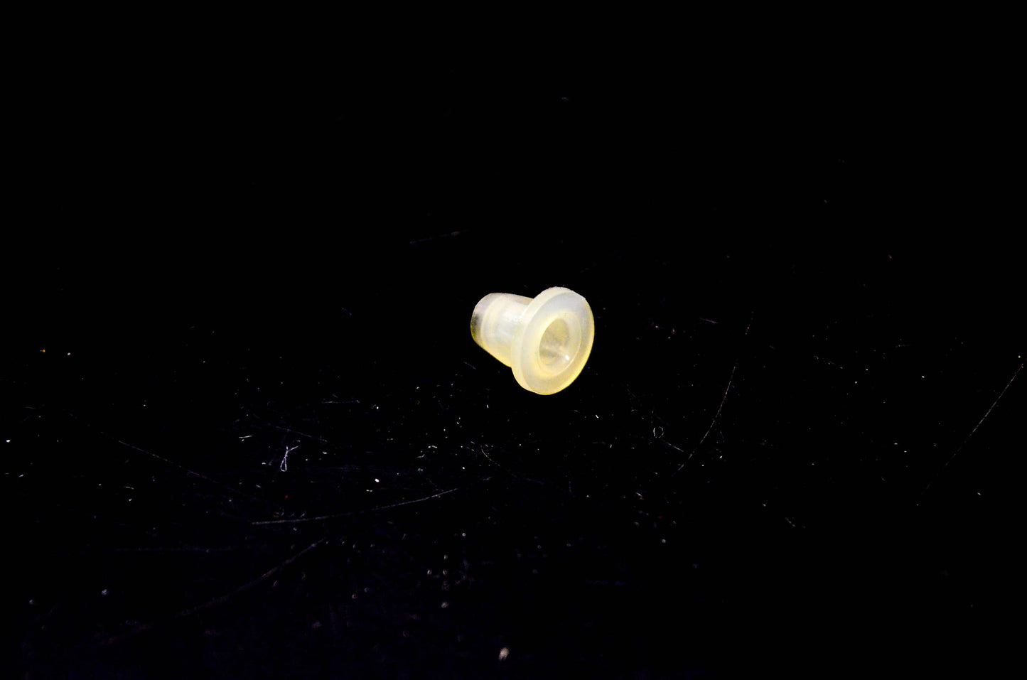 OMC 204708 Retainer NOS