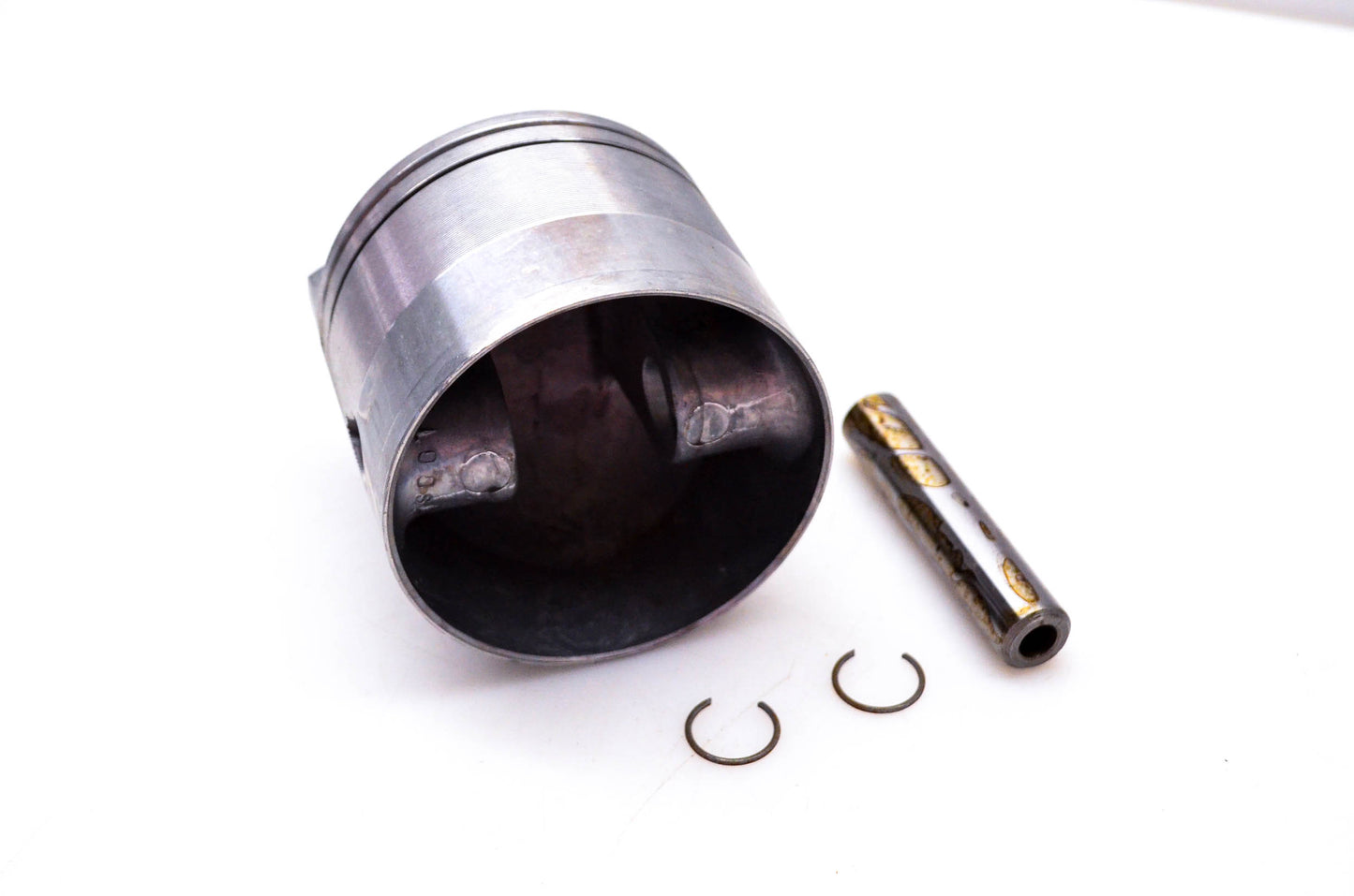 OMC 385272 Piston & Wrist Pin NOS