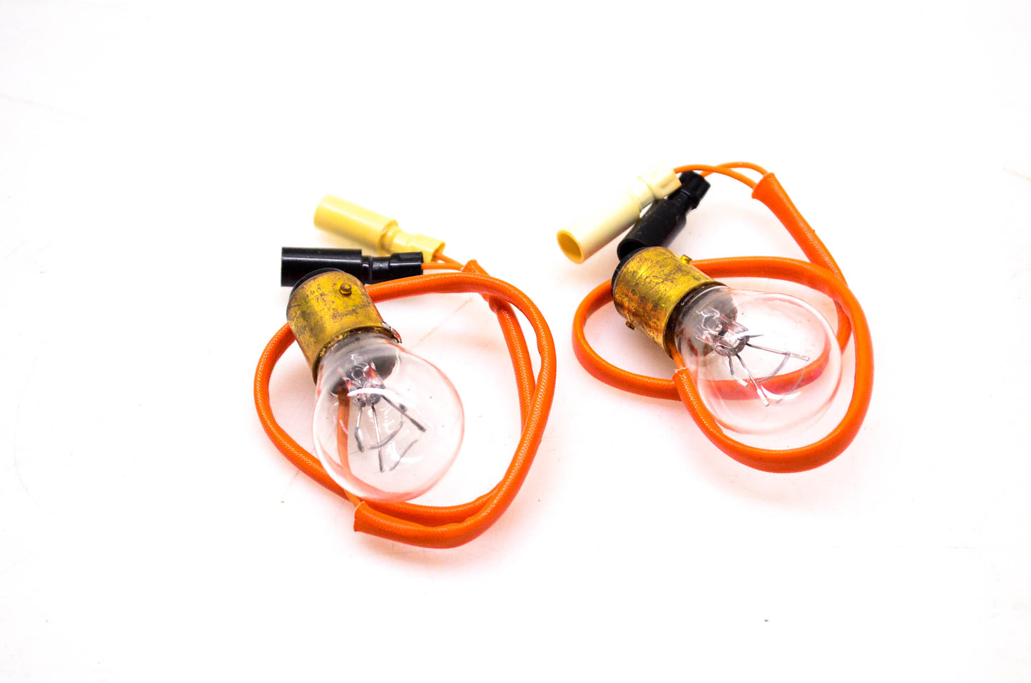 Uhaul UH-4031 Tap-A-Lite Taillight Bulbs Qty 2 NOS