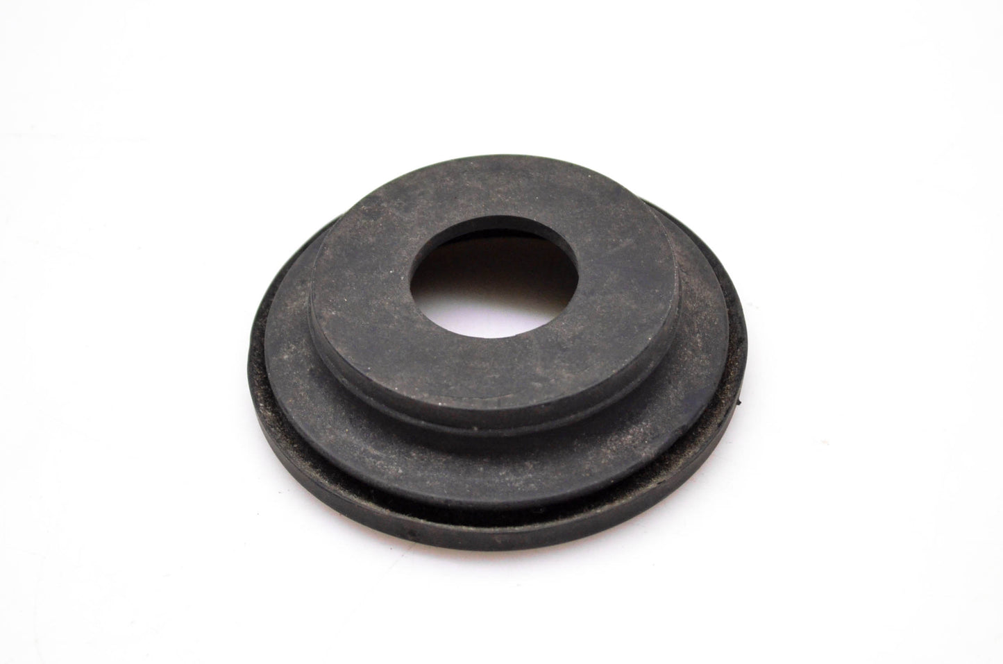 Peterson PM 142-18 Grommet Round 2.5"