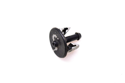 OMC 321885 Lower Motor Cover Nipple