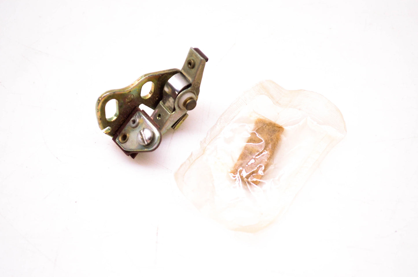 OMC 581207 Breaker Point Assembly NOS