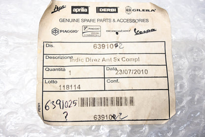 Piaggio 639102, 639101 Front Right Turn Indicator NOS