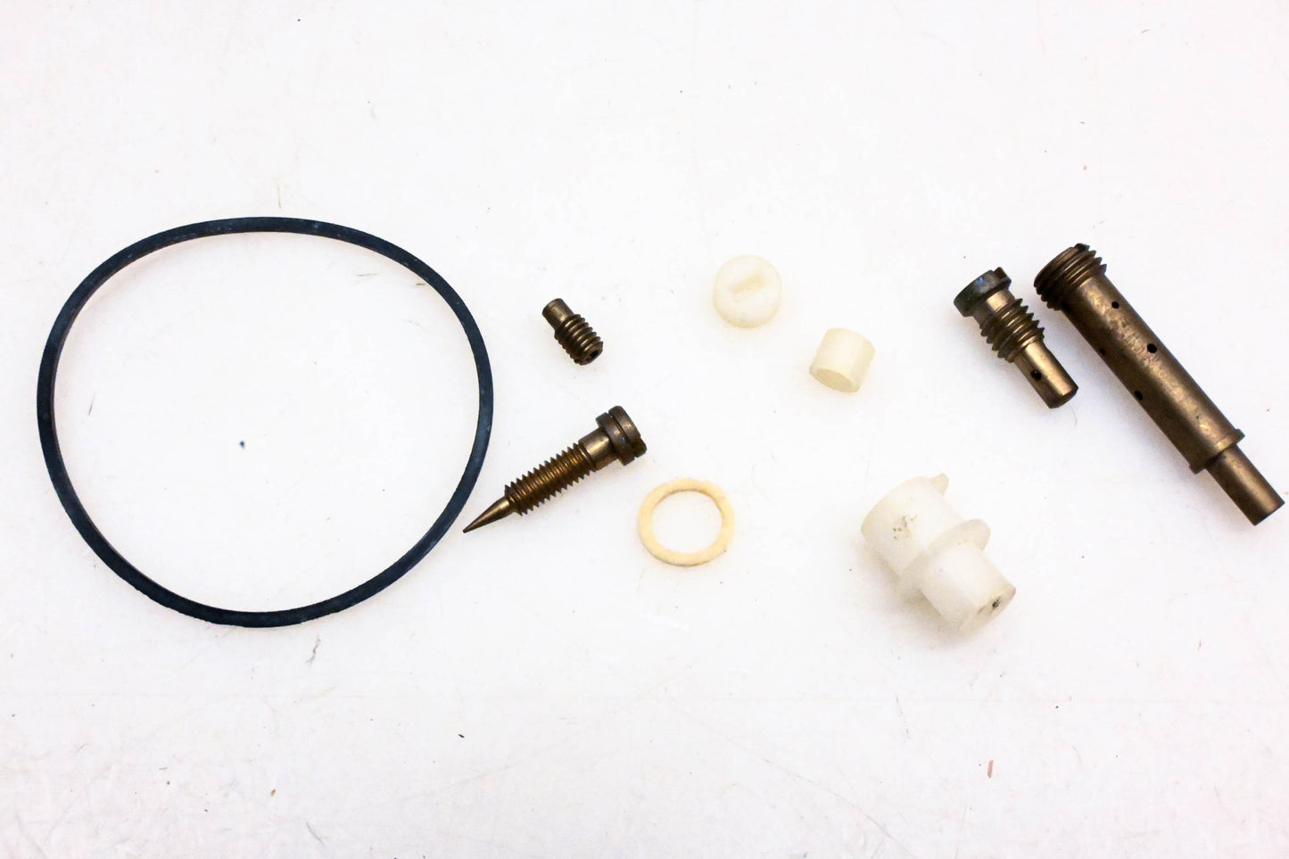 New OEM Briggs & Stratton 492282 Carburetor Repair Kit NOS