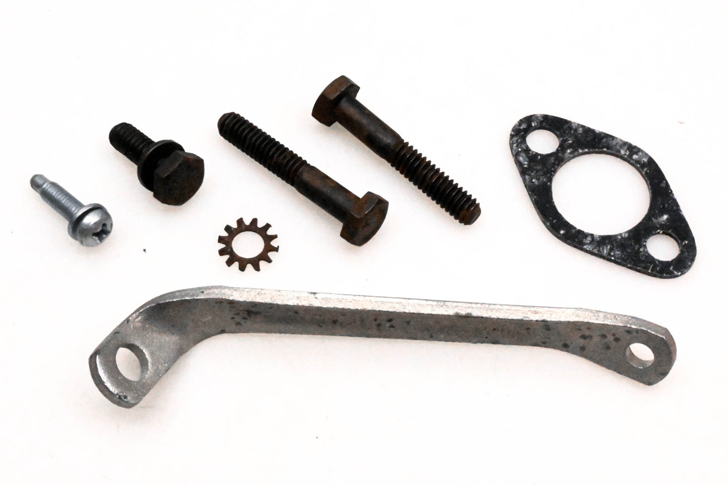 New OEM Briggs & Stratton 298081 Carburetor Bracket Kit NOS