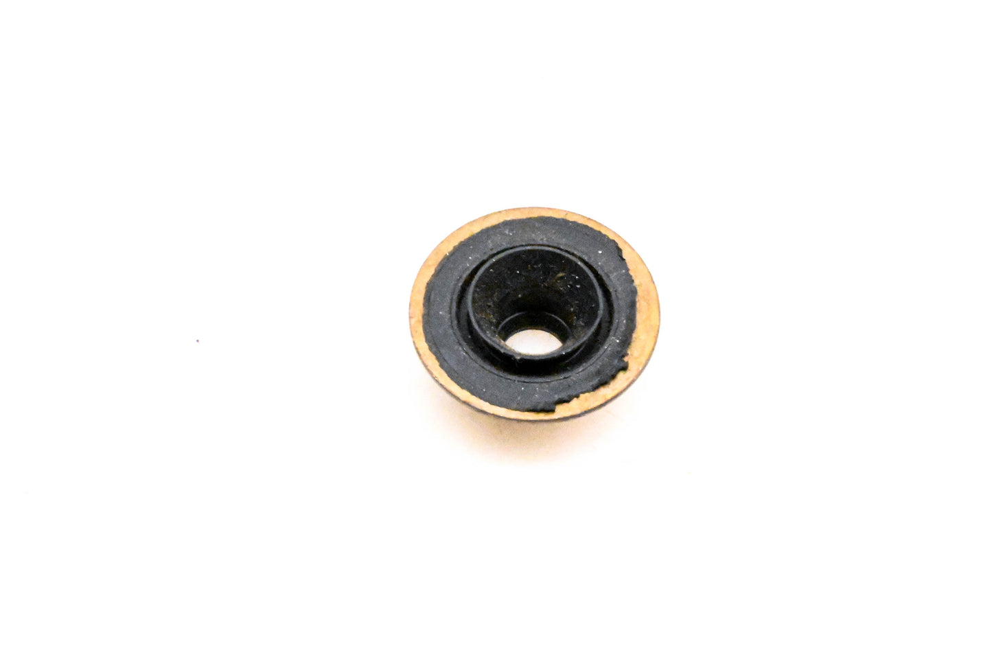 New OEM Briggs & Stratton 692324 Intake Valve Seal NOS