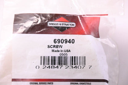 New OEM Briggs & Stratton 690940, 0505 Fuel Tank Screw NOS