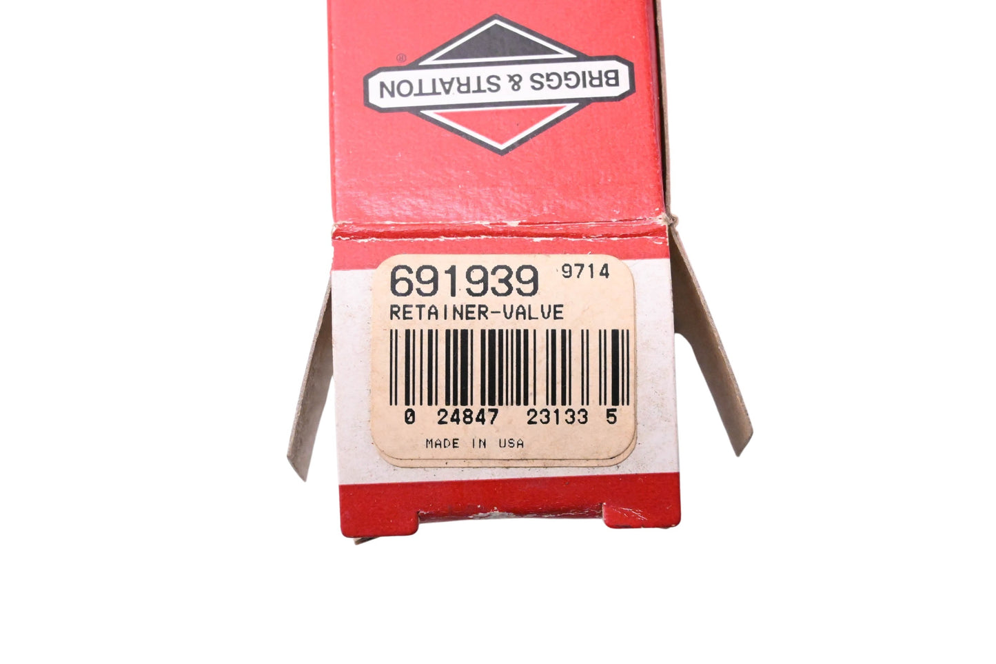 New OEM Briggs & Stratton 691939 Valve Retainer NOS