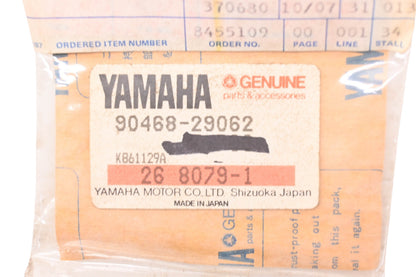 New OEM Yamaha 90468-29062-00 Clip NOS