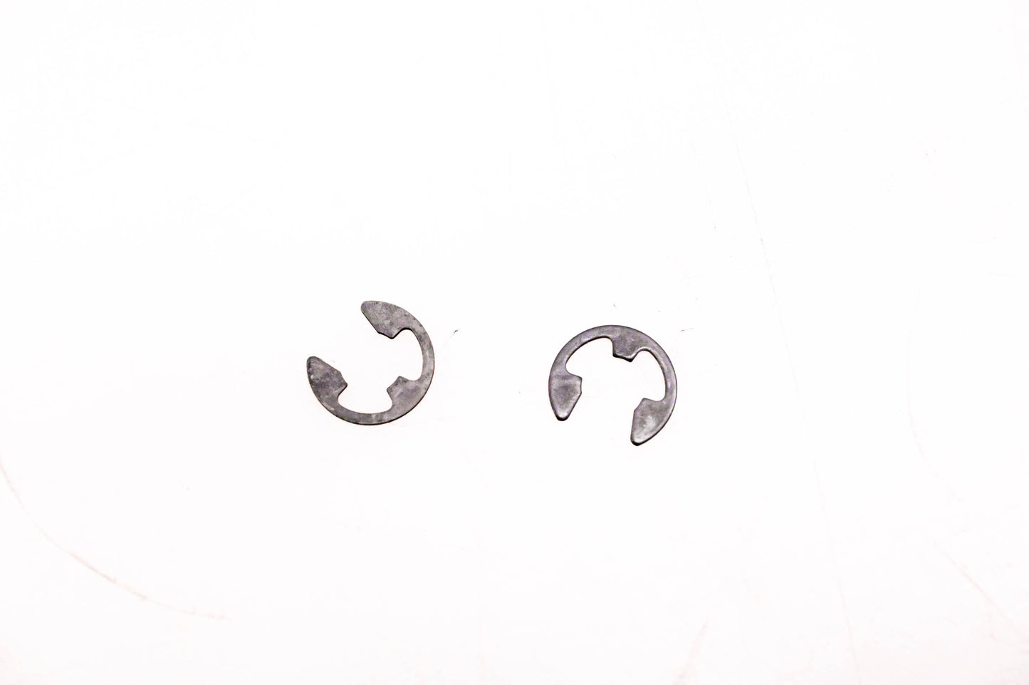 New OEM Tecumseh 590483 Retaining Rings Qty 2 NOS