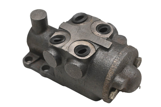 Caterpillar 0062985, 006-2985, V124498 Steering Gear Valve NOS