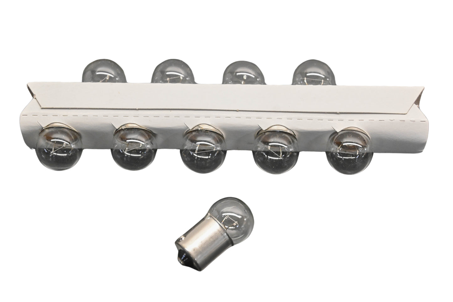 Eiko 67, 28904 Bulbs Qty 10 NOS