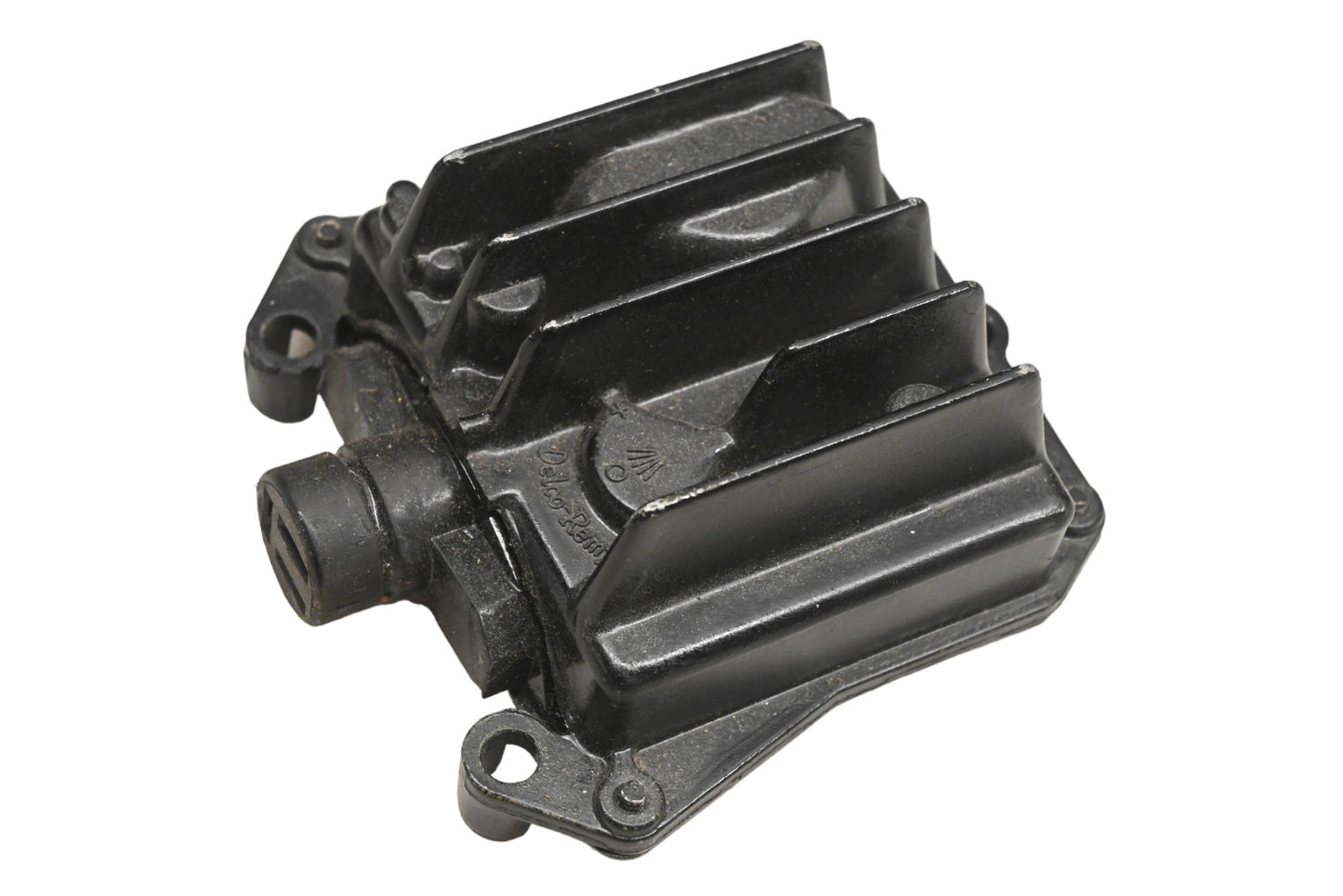 Delco-Remy 1116377B Voltage Regulator