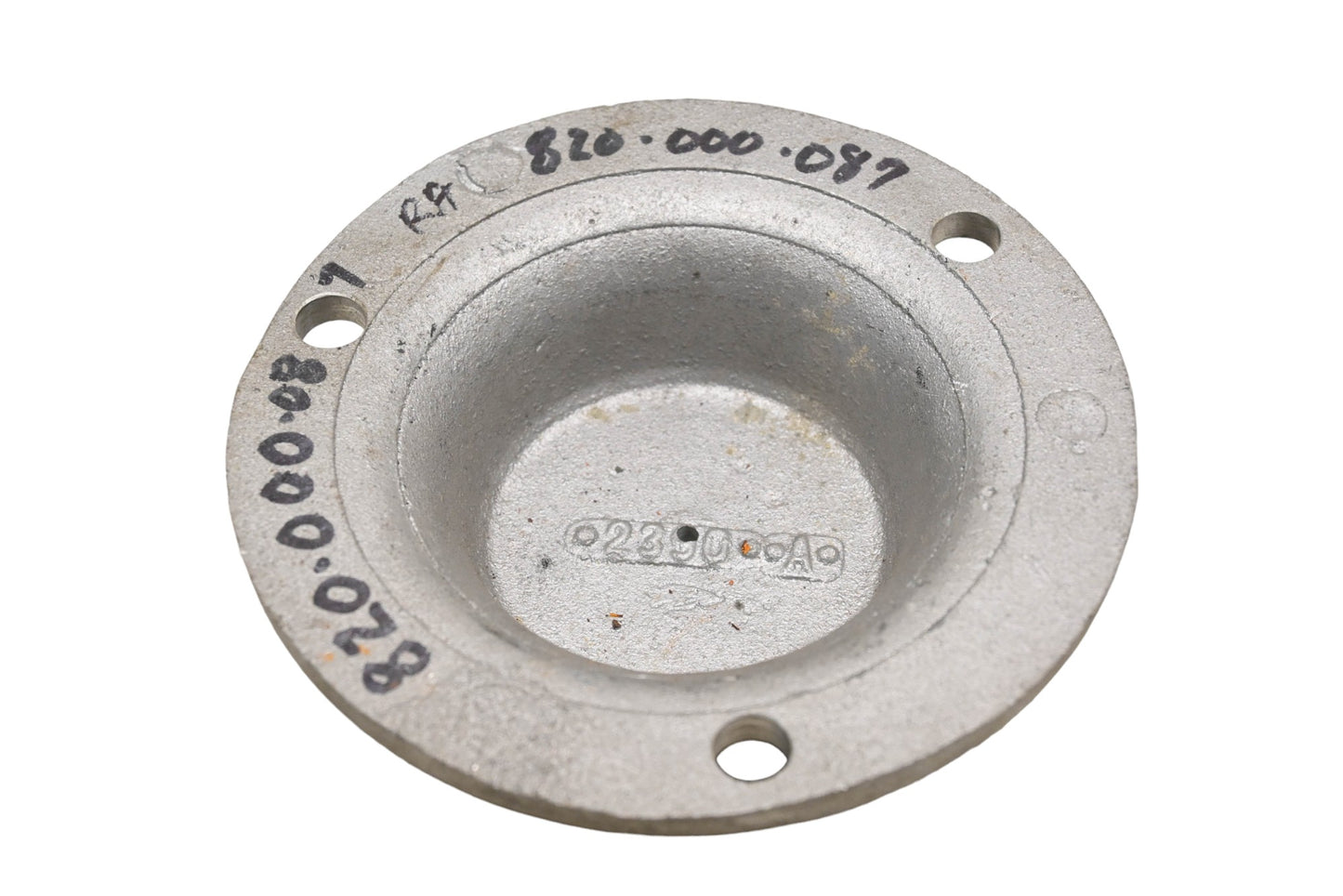 Raymond 820-000-087 Hub Cap NOS
