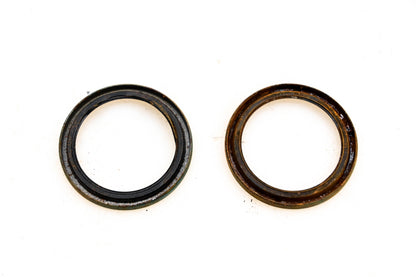 New OEM Polaris 3610016 Oil Seals Qty 2 NOS