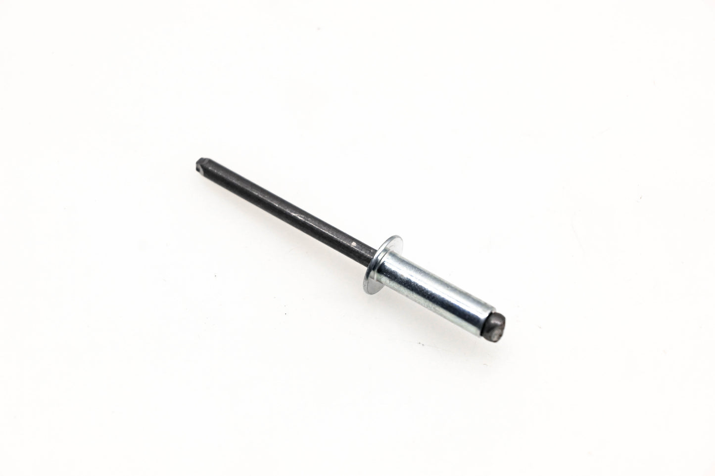 New Aftermarket 390407200 Rivet NOS