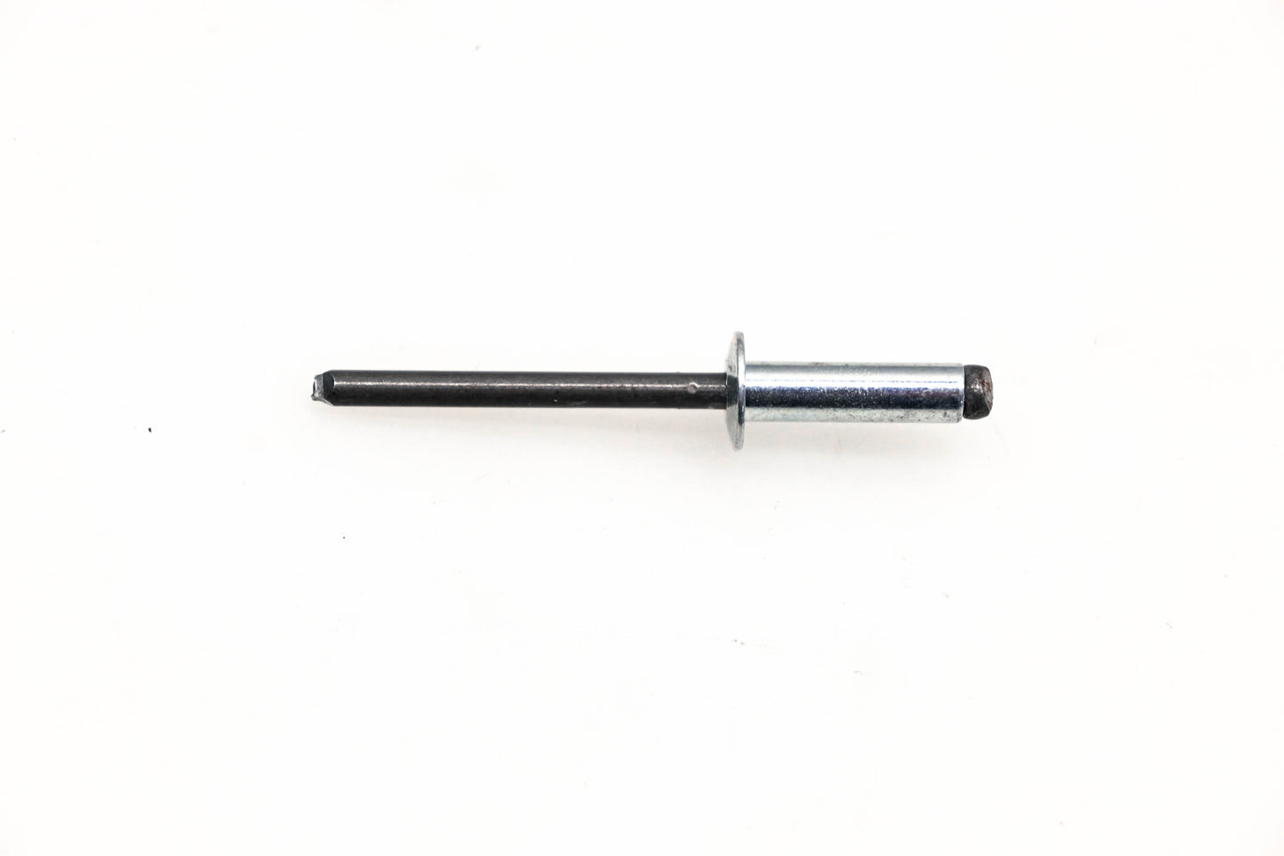 New Aftermarket 390407200 Rivet NOS