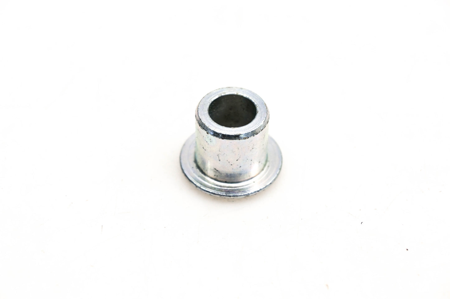 New Aftermarket 505071781 Cushion Bushing NOS