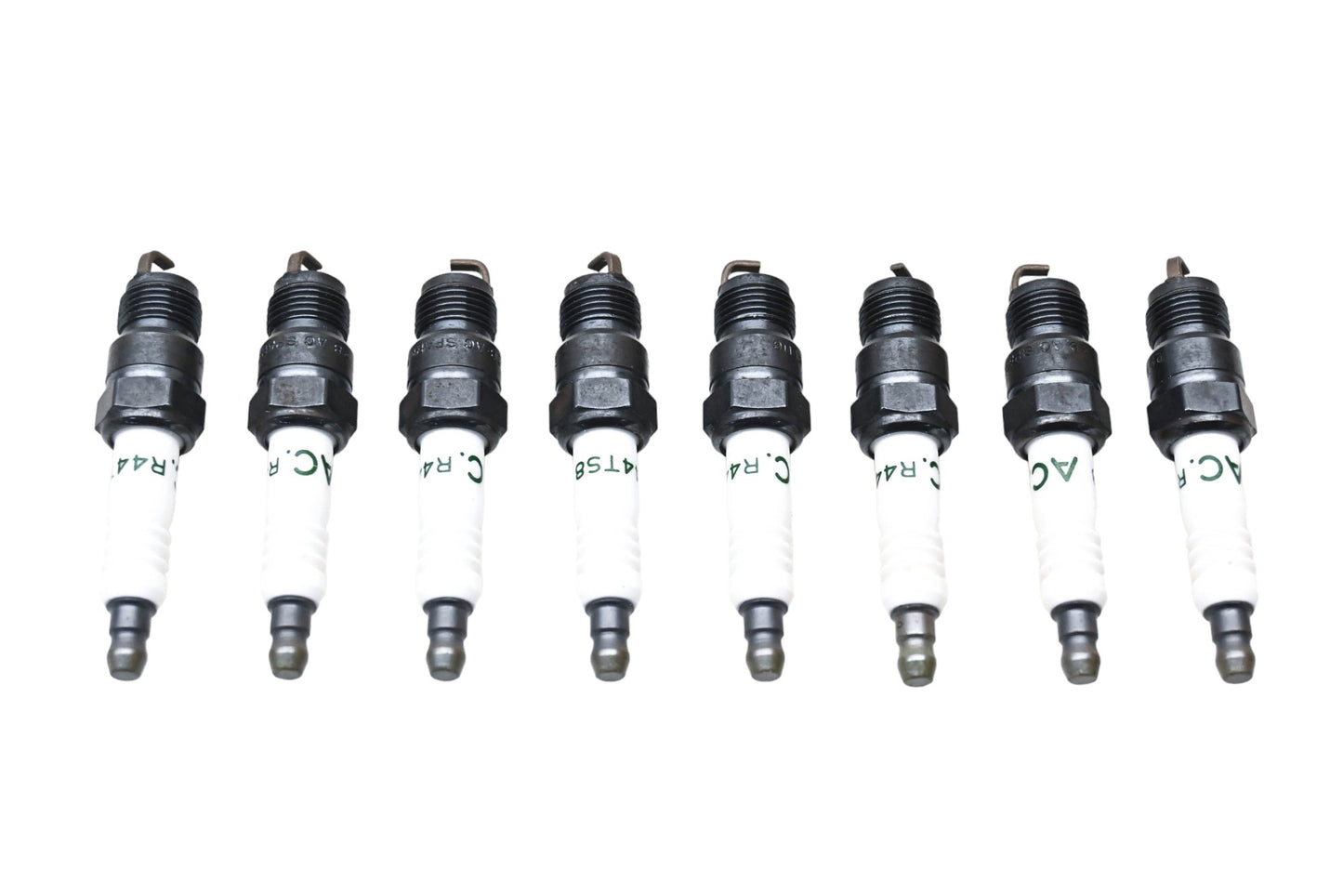 ACDelco R44TS8, 5613794 Spark Plugs Qty 8 NOS