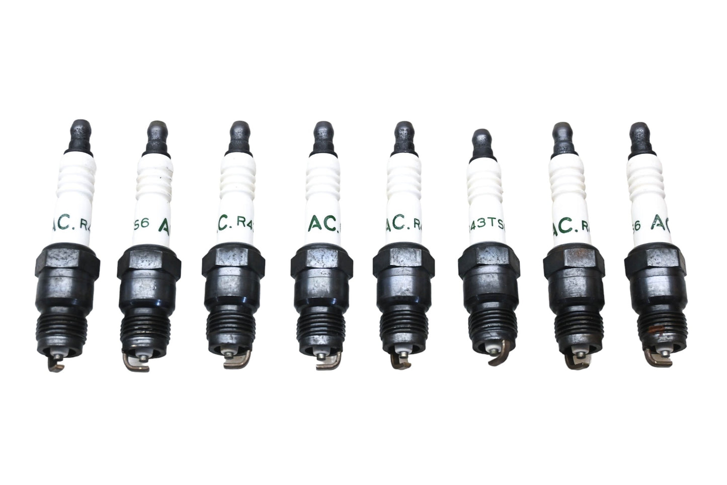 ACDelco R43TS6, 5614046 Spark Plugs Qty 8 NOS