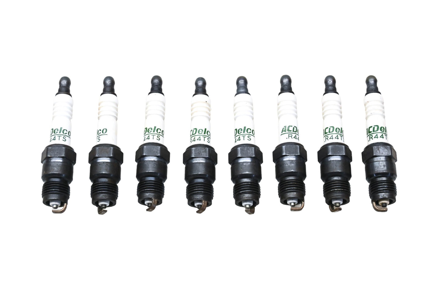 ACDelco R44TS, 5613956 Spark Plugs Qty 8 NOS