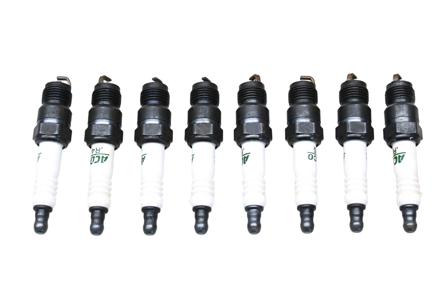 ACDelco R44TS, 5613956 Spark Plugs Qty 8 NOS