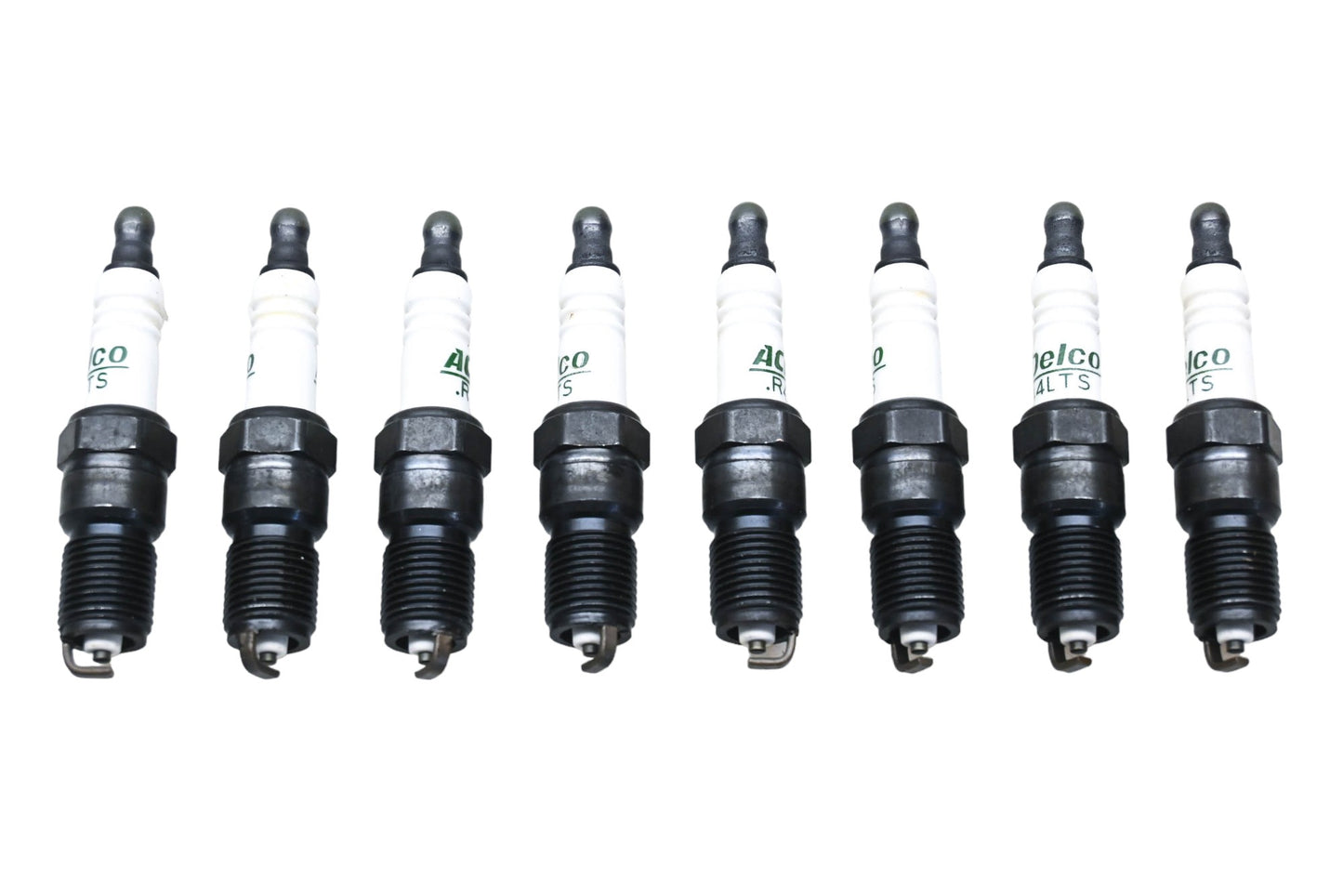 ACDelco R44LTS, 5613611 Spark Plugs Qty 8 NOS