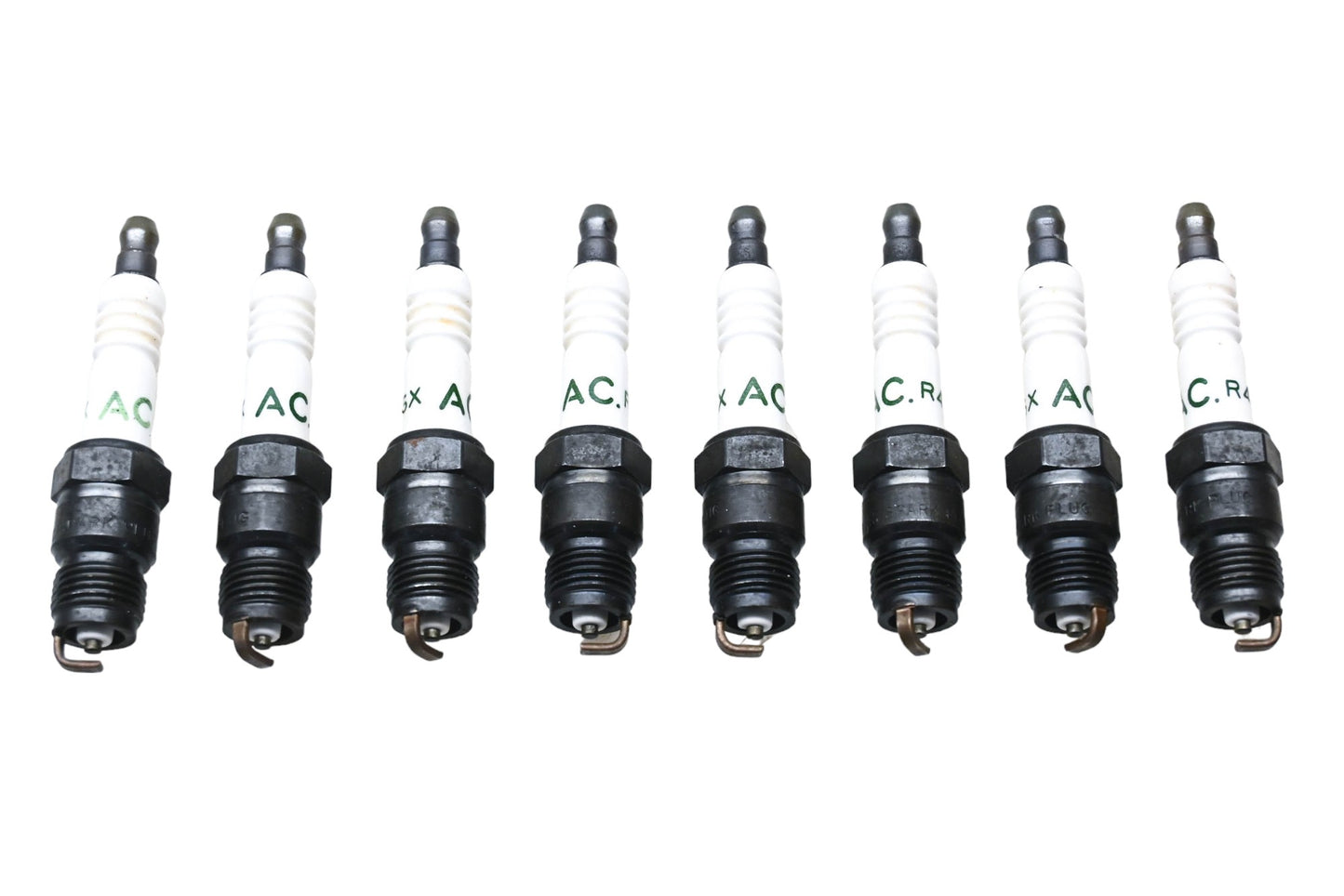 ACDelco R44TSX, 5613935 Spark Plugs Qty 8 NOS