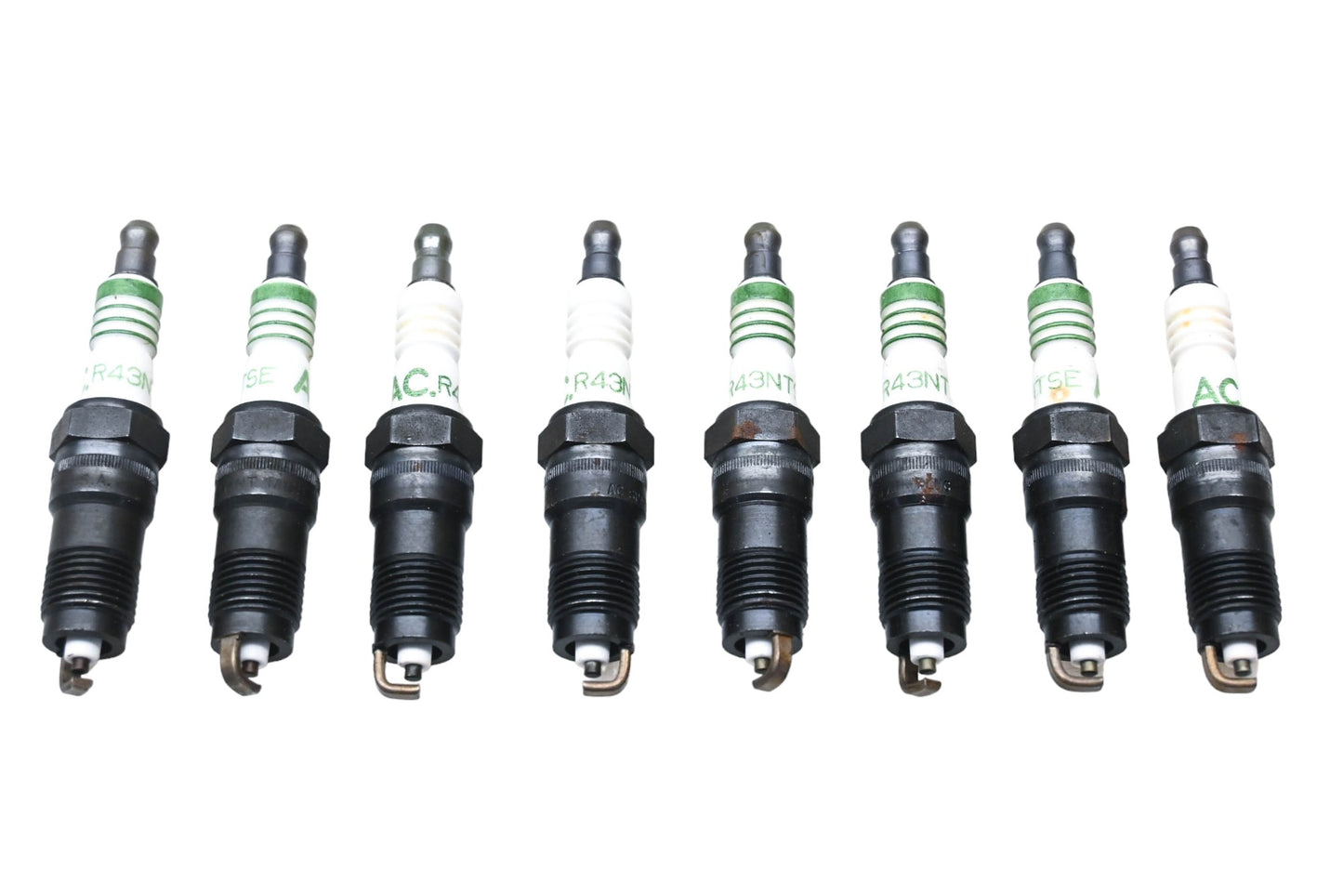 ACDelco R43NTSE, 5614002 Spark Plugs Qty 8 NOS