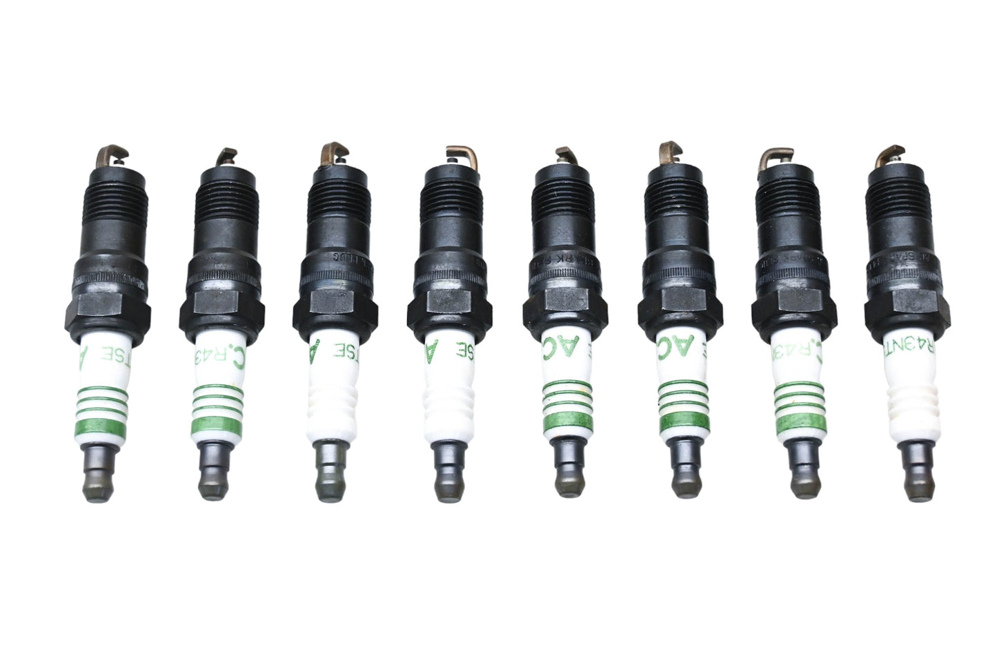 ACDelco R43NTSE, 5614002 Spark Plugs Qty 8 NOS