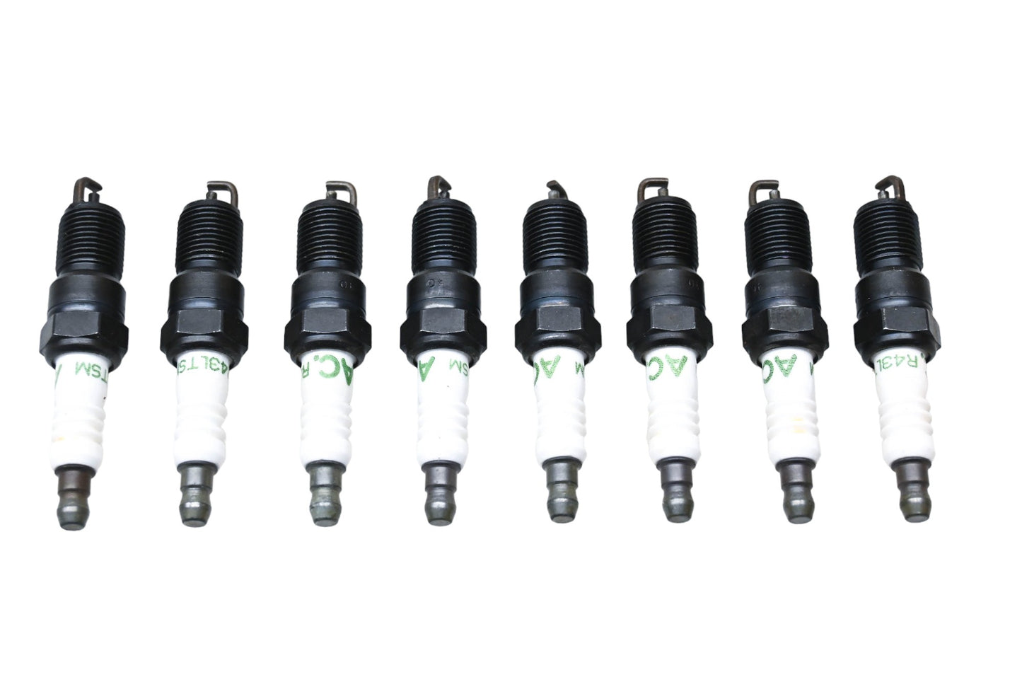 ACDelco R43LTSM, 5614191 Spark Plugs Qty 8 NOS