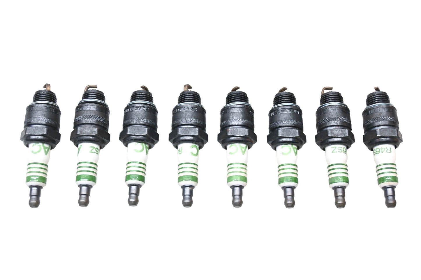 ACDelco R46SZ, 5613882 Spark Plugs Qty 8 NOS
