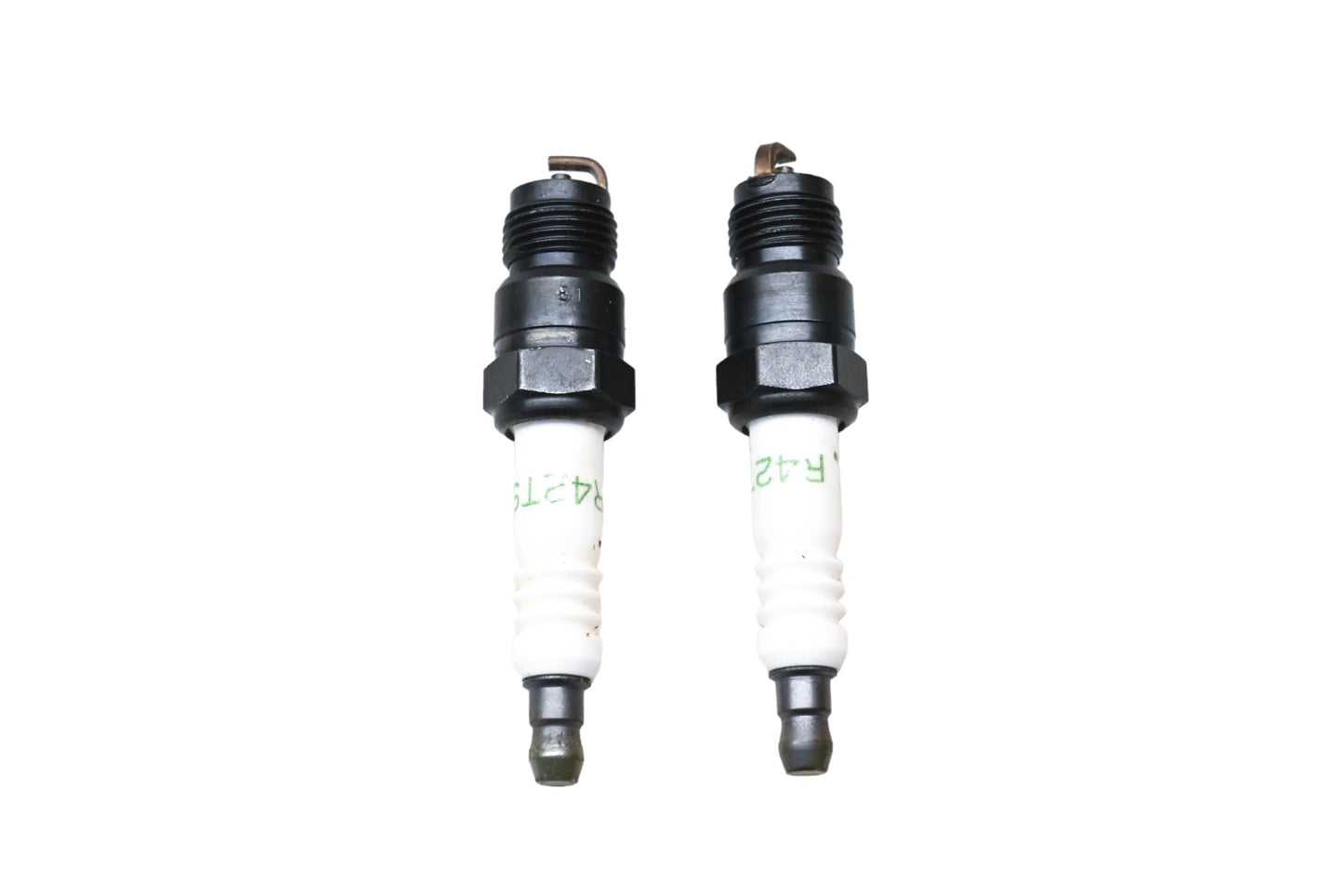 ACDelco R42TS, 5613324 Spark Plugs Qty 2 NOS